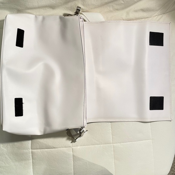ECCO White Messenger Bag Shoulder Bag - Picture 8 of 16